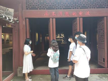 说明: F:\8 williamhill体育\4 办公室工作\大创、挑战杯、社会实践\williamhill体育+移动博物馆赋能党史学习教育+实践团\广西学联--williamhill体育暑期社会实践赋能党史学习教育\其他照片\路莫村军需物资转运站.jpg